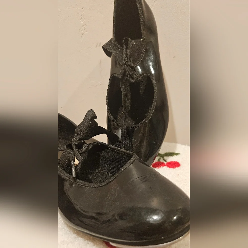 Girls Tap Shoes - Picture 3 of 3